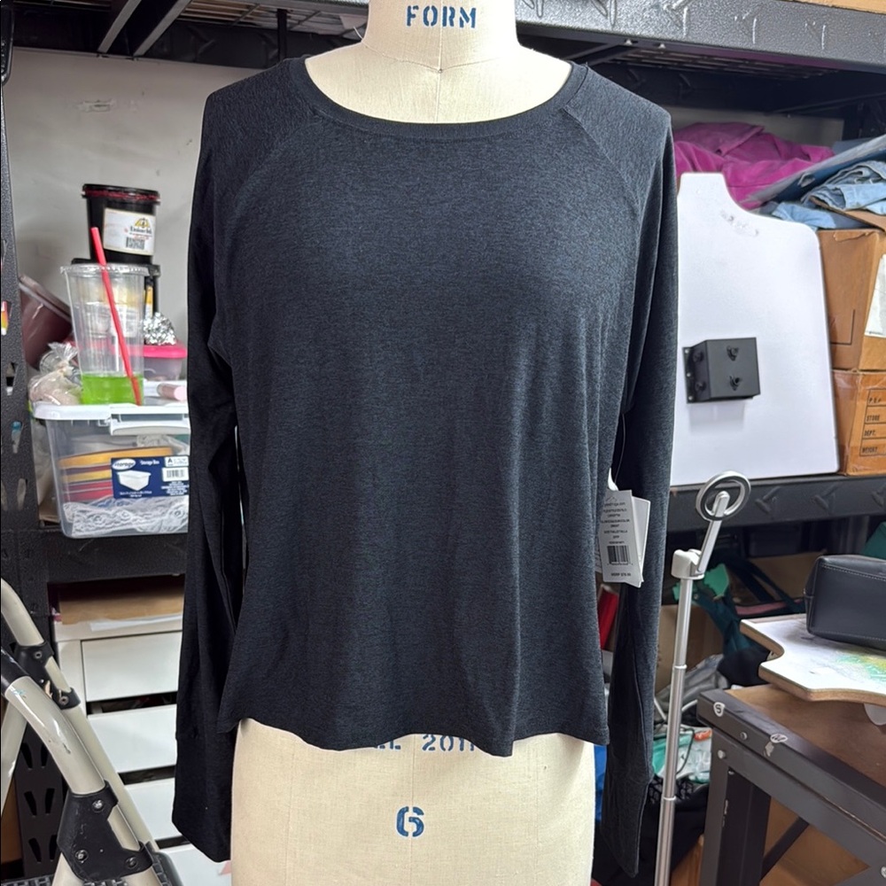 Beyond yoga Women's Long-Sleeve Crewneck Top in Charcoal